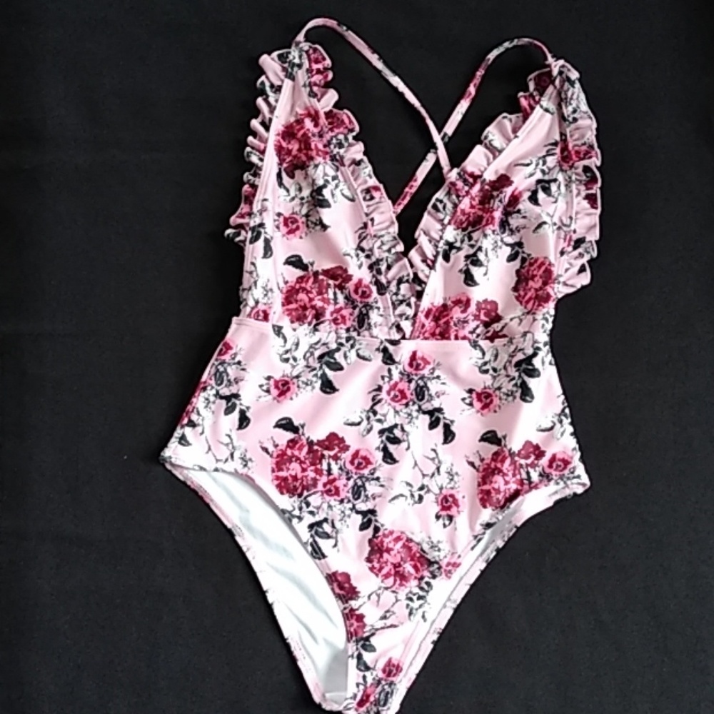 Bathing suit without a tag or size